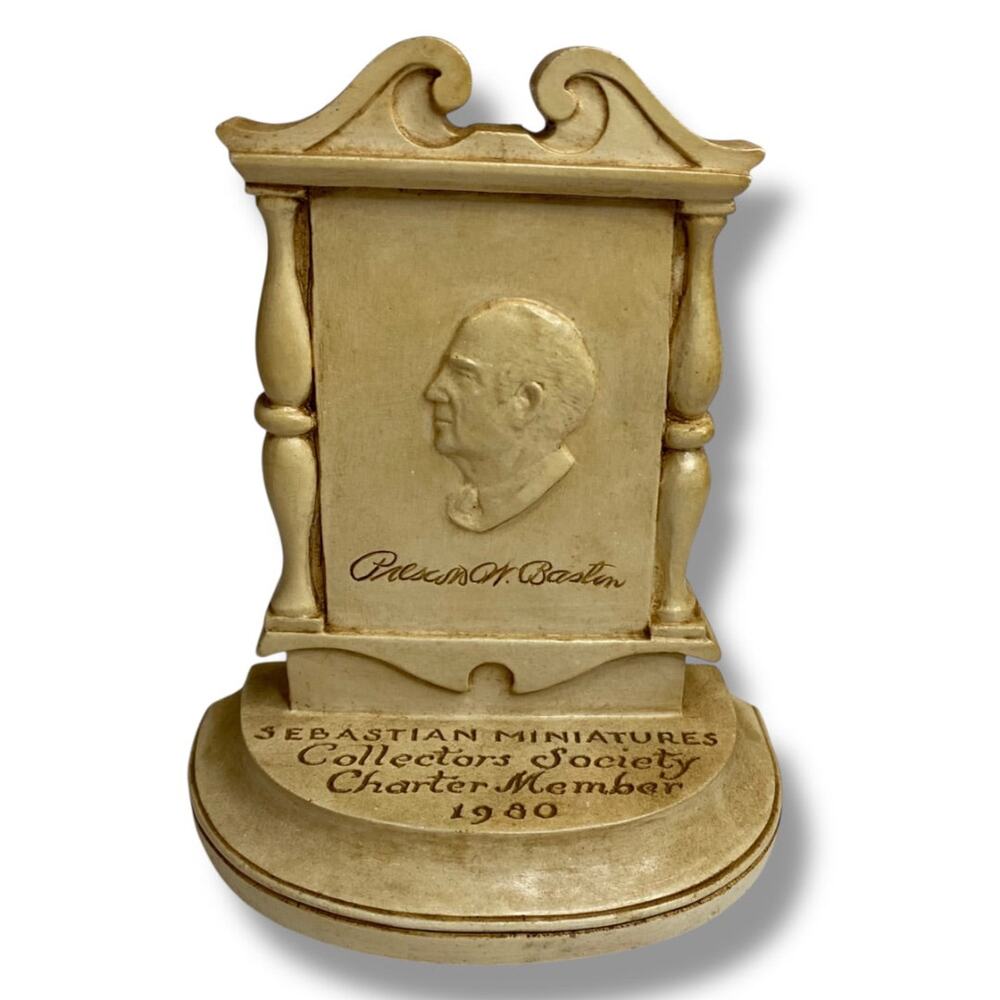 Sebastian Miniatures Collectors Society Charter‎ Member 1980 Display